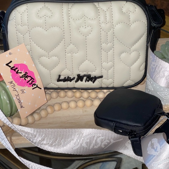LUV BETSEY By Betsey J Cream and Black Quilted Crossbody Bag with Heart Design - Picture 10 of 12